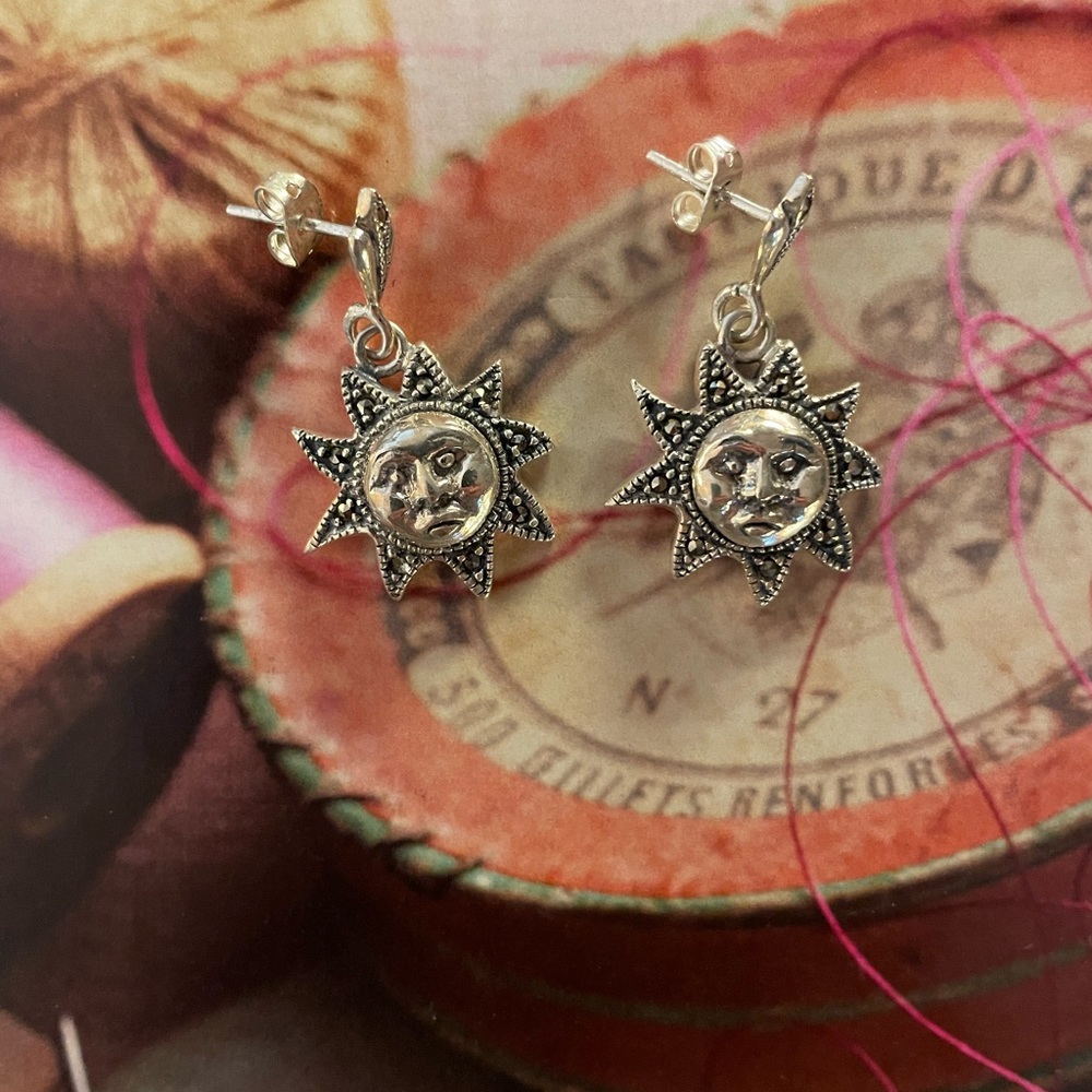 VINTAGE Sun Face Sterling Silver Post Earrings